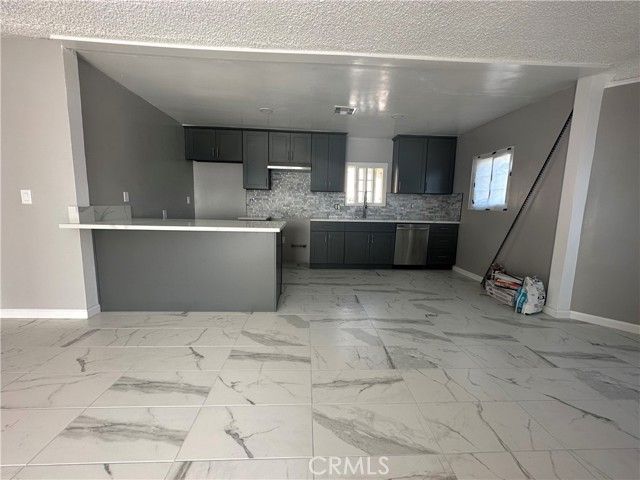 425 Elm, Inglewood, CA 90301