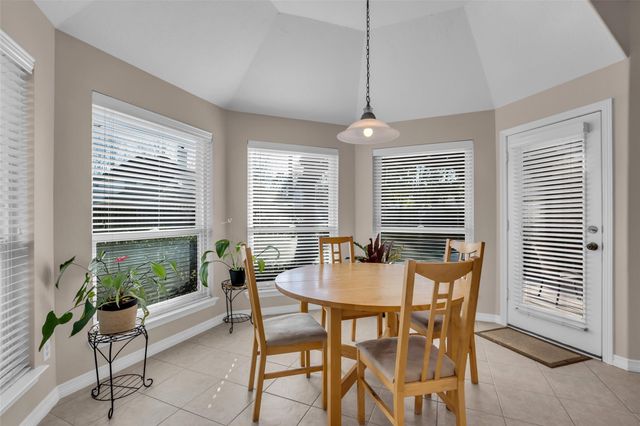 11811 Lakewood Crossing Drive, Tomball, TX 77377