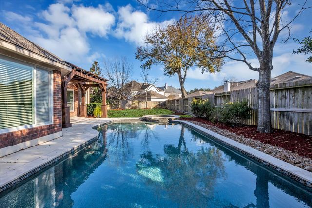 11811 Lakewood Crossing Drive, Tomball, TX 77377