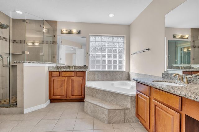 11811 Lakewood Crossing Drive, Tomball, TX 77377