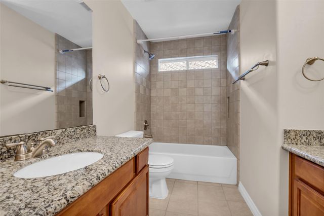 11811 Lakewood Crossing Drive, Tomball, TX 77377