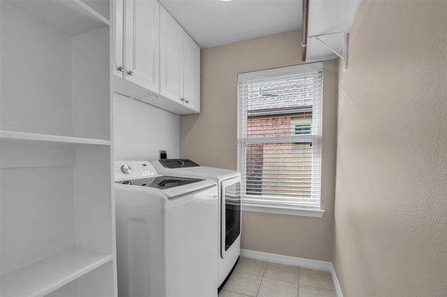 11811 Lakewood Crossing Drive, Tomball, TX 77377