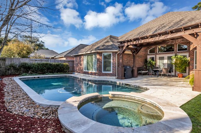 11811 Lakewood Crossing Drive, Tomball, TX 77377