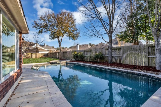 11811 Lakewood Crossing Drive, Tomball, TX 77377