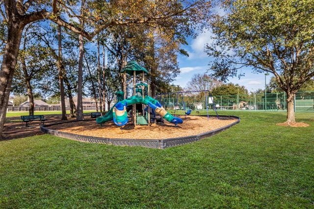 11811 Lakewood Crossing Drive, Tomball, TX 77377