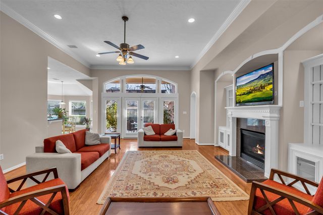 11811 Lakewood Crossing Drive, Tomball, TX 77377