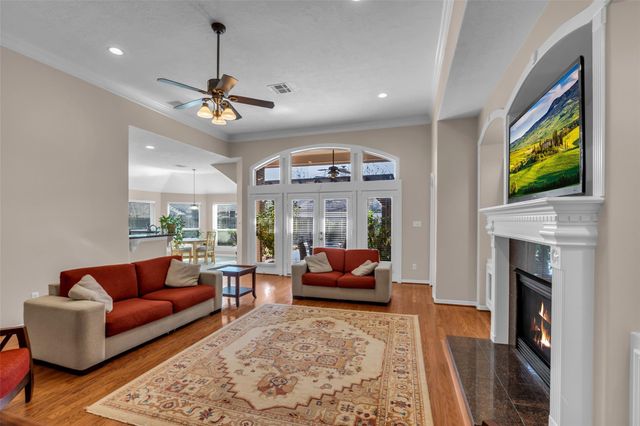 11811 Lakewood Crossing Drive, Tomball, TX 77377