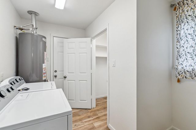 6038 Woodbrook Lane, Houston, TX 77008