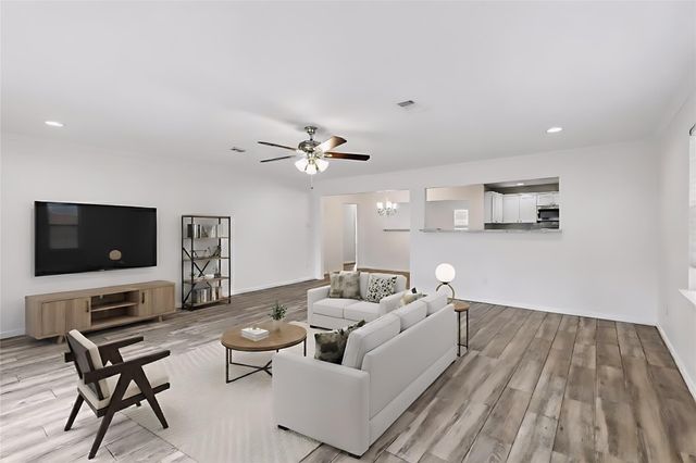 6038 Woodbrook Lane, Houston, TX 77008