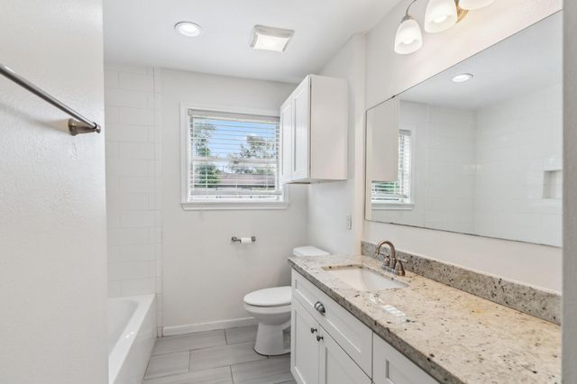 6038 Woodbrook Lane, Houston, TX 77008