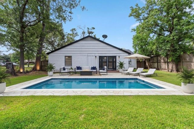 6038 Woodbrook Lane, Houston, TX 77008
