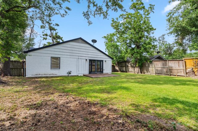 6038 Woodbrook Lane, Houston, TX 77008