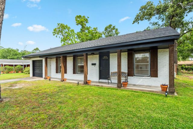 6038 Woodbrook Lane, Houston, TX 77008