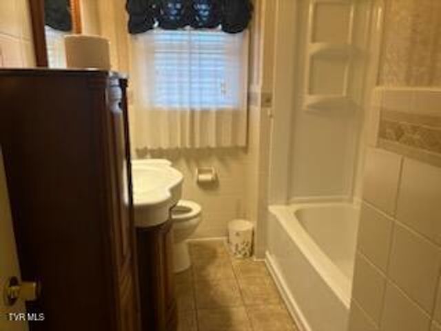 3300 Grandview Drive, Kingsport, TN 37660