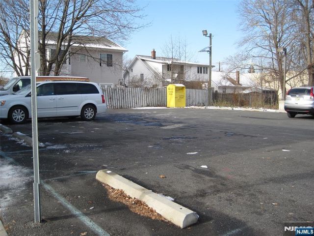 10-16 River Street, Fair Lawn, NJ 07470
