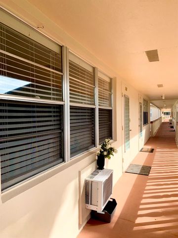 116 Canterbury E, West Palm Beach, FL 33417