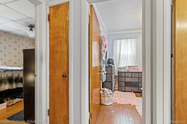 2085 Thomas Street, Lincoln Park, MI 48146