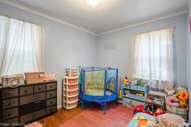 2085 Thomas Street, Lincoln Park, MI 48146