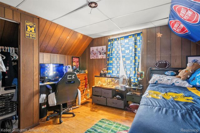 2085 Thomas Street, Lincoln Park, MI 48146