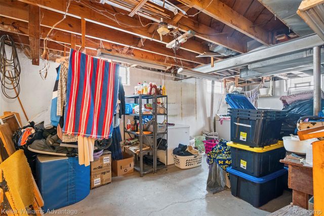 2085 Thomas Street, Lincoln Park, MI 48146