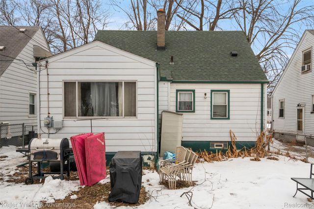 2085 Thomas Street, Lincoln Park, MI 48146