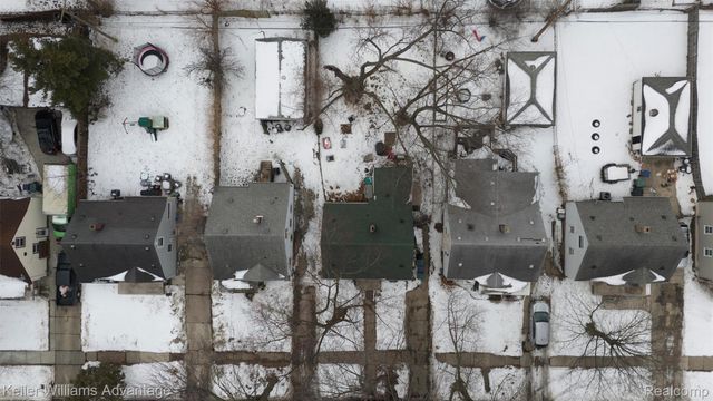 2085 Thomas Street, Lincoln Park, MI 48146