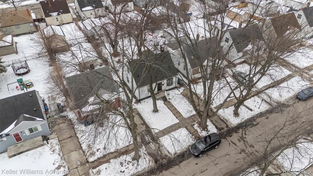 2085 Thomas Street, Lincoln Park, MI 48146