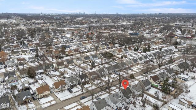 2085 Thomas Street, Lincoln Park, MI 48146