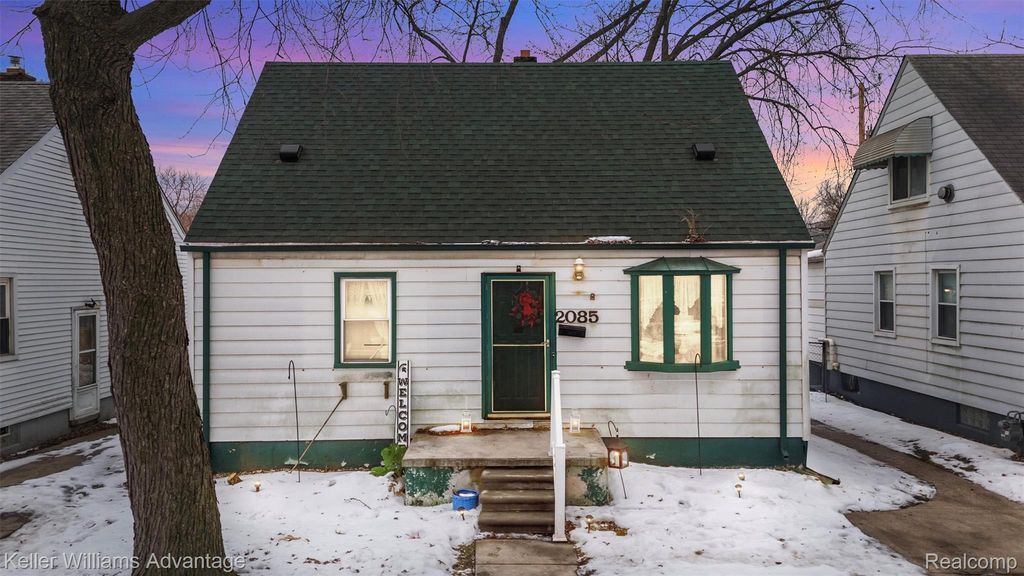 2085 Thomas Street, Lincoln Park, MI 48146