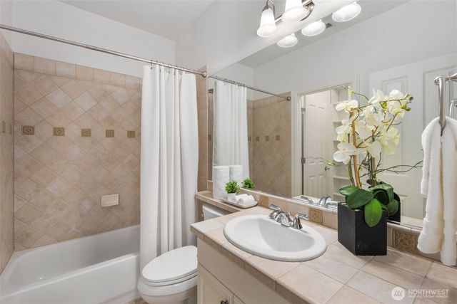 5726 251st Court NE, Redmond, WA 98053