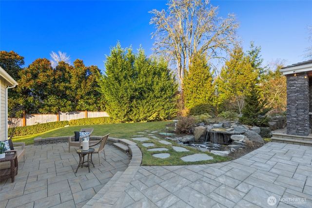 5726 251st Court NE, Redmond, WA 98053