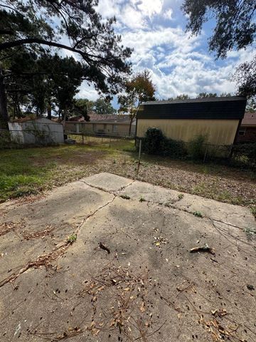 13 North, Hattiesburg, MS 39402