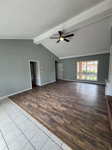 13 North, Hattiesburg, MS 39402