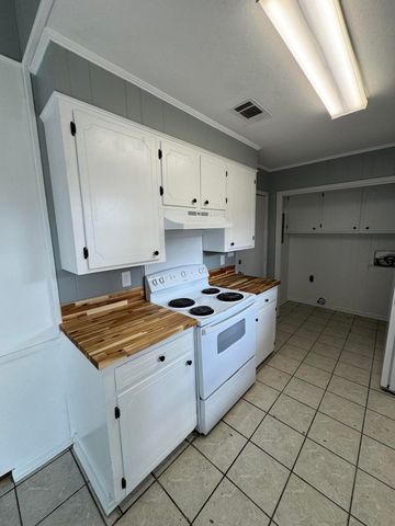 13 North, Hattiesburg, MS 39402