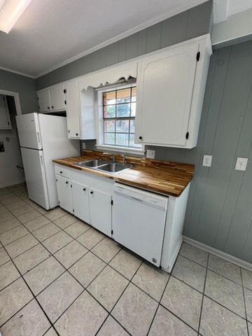 13 North, Hattiesburg, MS 39402