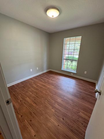 13 North, Hattiesburg, MS 39402