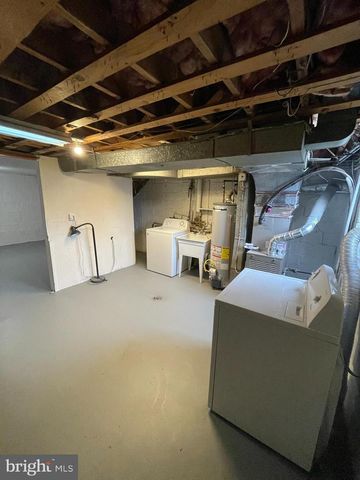 122 E ROSEMONT AVE, Alexandria, VA 22301