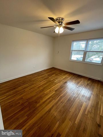 122 E ROSEMONT AVE, Alexandria, VA 22301