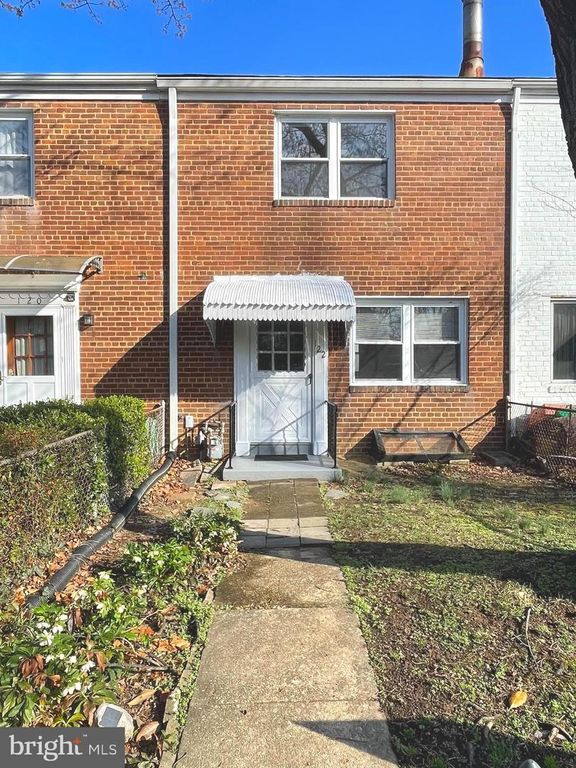 122 E ROSEMONT AVE, Alexandria, VA 22301