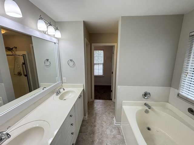 2220 Green Trails Dr, Antioch, TN 37013