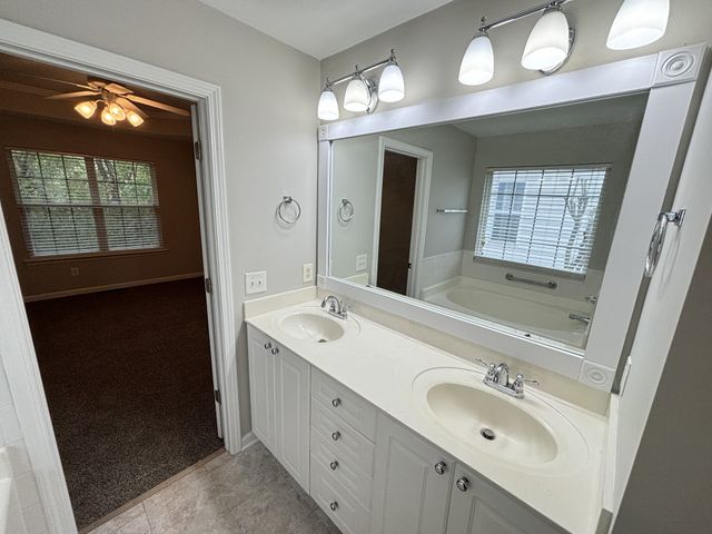 2220 Green Trails Dr, Antioch, TN 37013