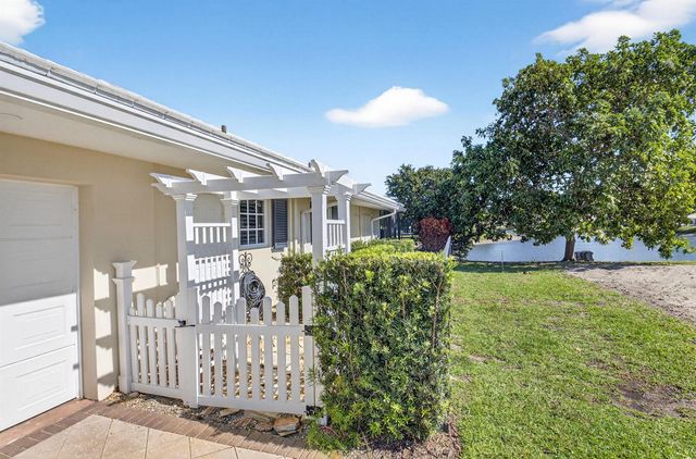 11740 N Lake Drive, Boynton Beach, FL 33436