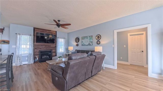 6071 Weant Road, Archdale, NC 27263