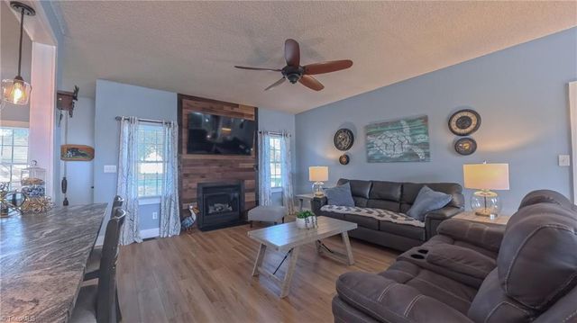 6071 Weant Road, Archdale, NC 27263