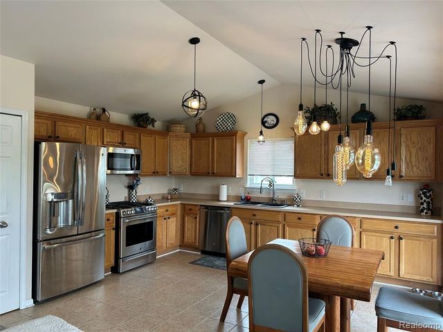 8074 Bradbury Lane, Grand Blanc, MI 48439