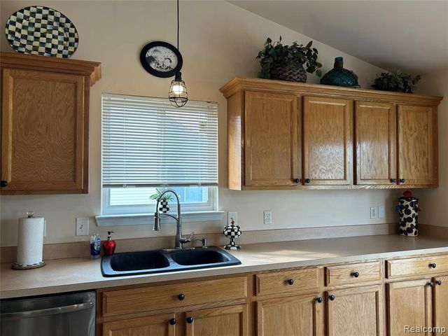 8074 Bradbury Lane, Grand Blanc, MI 48439