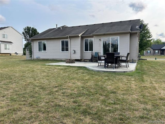 8074 Bradbury Lane, Grand Blanc, MI 48439