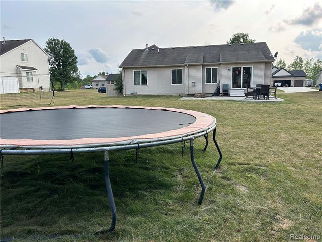 8074 Bradbury Lane, Grand Blanc, MI 48439