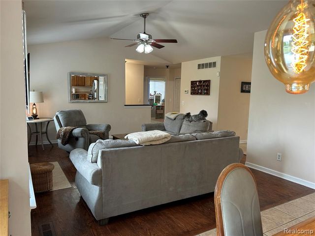 8074 Bradbury Lane, Grand Blanc, MI 48439