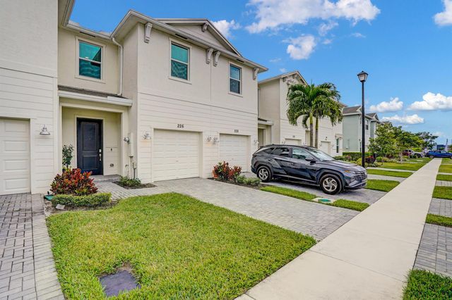 226 SE Woodbark Street, Port St Lucie, FL 34984